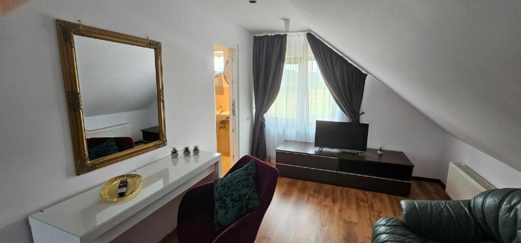 Pensiunea Four Seasons Curtea de Argeş Extérieur photo