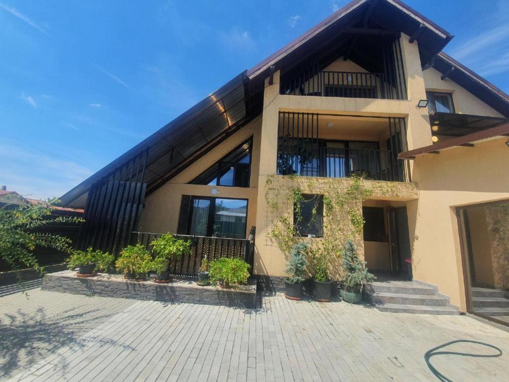 Pensiunea Four Seasons Curtea de Argeş Extérieur photo