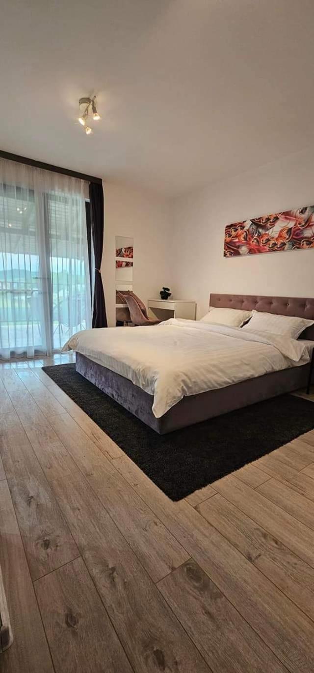 Pensiunea Four Seasons Curtea de Argeş Extérieur photo